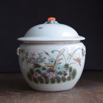 Large Antique famille rose lidded bowl with butterfly pattern Late Qing Dynasty