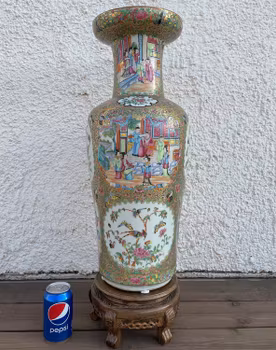 An large Chinese antique canton rose mandarin vase mid 19th Century