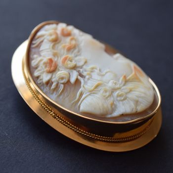 Antique 18K solid gold hand carved shell Cameo brooch 20g big #2370