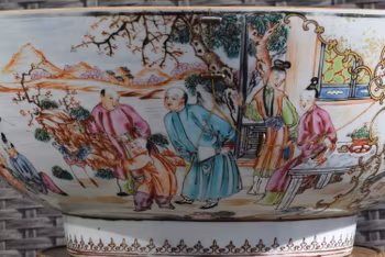 Large Qianlong period Punch Bowl