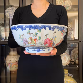 Antique Chinese Punch Bowl First half of the 18th Century Yongzheng / Qianlong