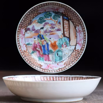 18th Century Chinese Rose Mandarin saucer, Qianlong Period, Qing Dynasty