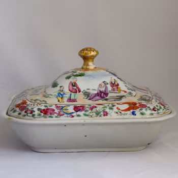 Antique Chinese Export Rose Mandarin Porcelain Tureen, Canton early 19th Century