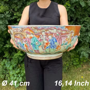 Huge Antique Chinese Monster sized Punch Bowl Qianlong Period 41 cm / 16,1 Inch