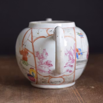 Chinese famille rose tea pot early 18th century Qianlong / Yongzheng #656