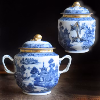 Antique chinese blue and white sugarbowl bowl with lid with Gilt clobbering 18c