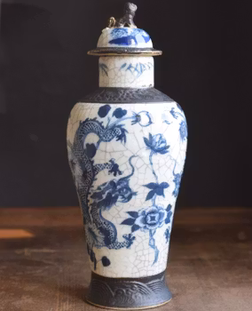 Antique Chinese blue and white crackle ware vase with dragon late Qing 665