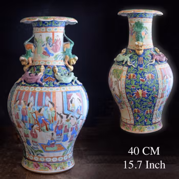 A rare Antique Rose Mandarin vase with Chi-Longs and foo lions, Daoguang period