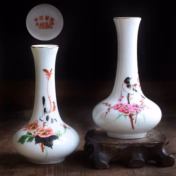 A pair of Chinese famille rose vases Second Half of 1900's 50's 60's