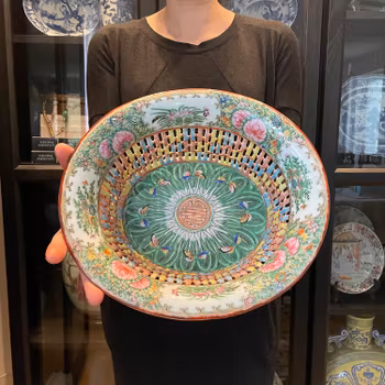 Antique Canton Porcelain Reticulated Chestnut Basket, late Qing #680