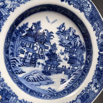 A antique Chinese blue and white export porcelain deep plate 18th/19th c #838