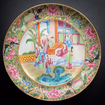 An antique Chinese Qing Dynasty Rose Mandarin plate, 19th century Daoguang #906