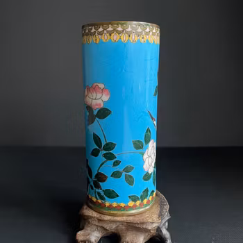A antique Chinese brushpot in enamel, late Qing / Republic #985