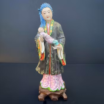 A Vintage / Antique chinese porcelain figurine 20th c #1009