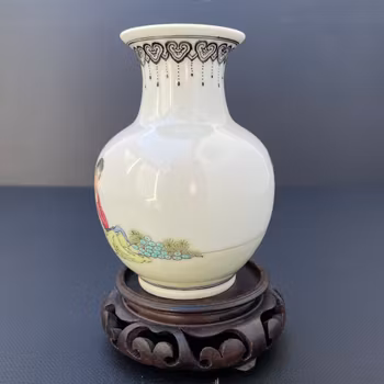 A vintage Chinese famille rose miniature vase 1950-1970's #1056