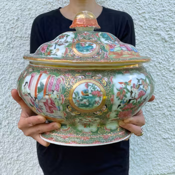 Chinese antique Rose Medallion Mandarin Tureen, Mid 19th c #1108