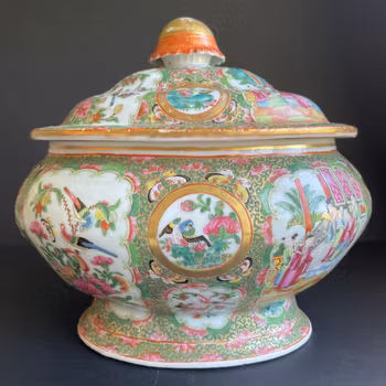 Chinese antique Rose Medallion Mandarin Tureen, Mid 19th c #1108