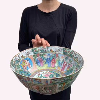 Antique Chinese punch bowl Rose mandarin with figures first half of 19th c #1036