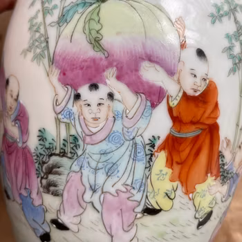 An antique Chinese Porcelain vase from the republic period Hongxian Mark #983