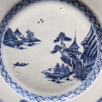 Antique Chinese porcelain plate blue and white, Qianlong #1207