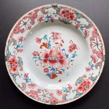 Antique Chinese famille rose plate, 18th century, Yongzheng / Qianlong #1198