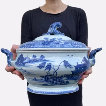 Chinese antique underglazed blue and white Tureen, Qianlong Period #1220