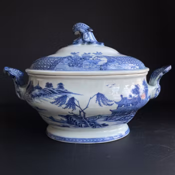 Chinese antique underglazed blue and white Tureen, Qianlong Period #1220