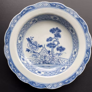 Antique Chinese blue and white plate, Qianlong period #1337