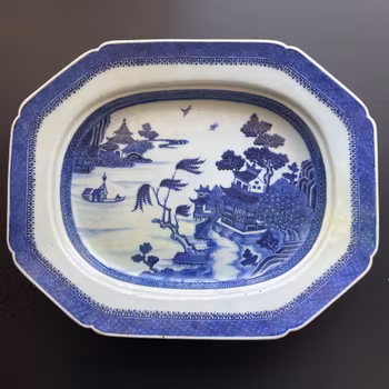 Antique Chinese platter in blue and white, Qianlong period #1327