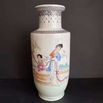 A vintage Chinese famille rose vase 1950-1970's  #1341