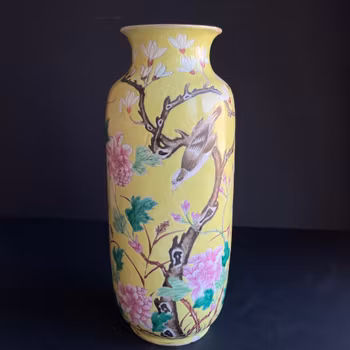 Antique Chinese Yellow ground vase, Late Qing / Republic, Guangxu Mark #1376