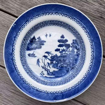 Antique Chinese underglazed blue and white plate, Jiaqing 18th / 19th c #1401