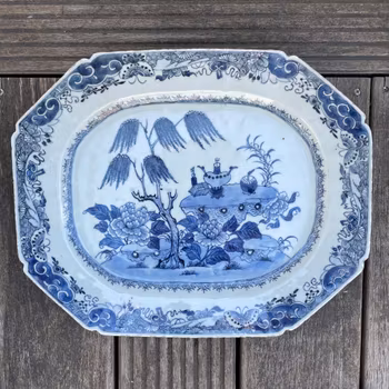 Antique Chinese platter in blue and white, Qianlong period #1469