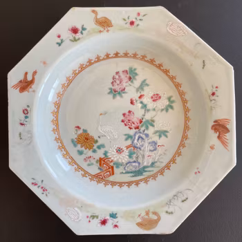 Chinese famille rose octagonal plate, Qianlong, 18th c #1485