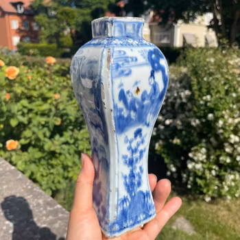 Chinese blue and white rectangular meiping vase , Kangxi period #1495
