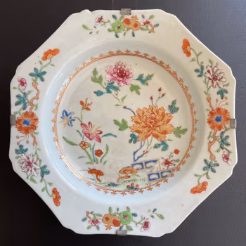 Chinese antique famille rose plate, Qianlong, 18th c #1509
