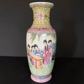 A vintage Chinese famille rose vase 1950-1970's #1529