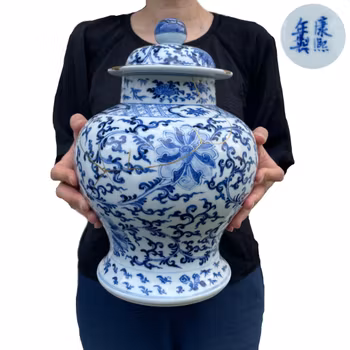 Chinese Antique underglazed blue and white lidded jar Late Qing Dynasty #1536