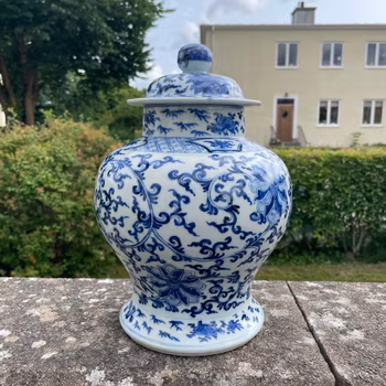 Chinese Antique underglazed blue and white lidded jar Late Qing Dynasty #1536
