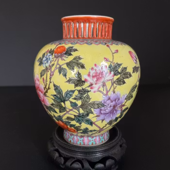 Vintage Chinese porcelain vase / censer, mid 20th c #1632