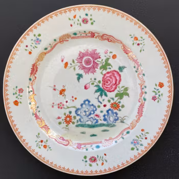 Chinese Antique famille rose porcelain Plate, Qianlong Period #1777