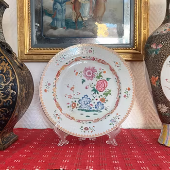 Chinese Antique famille rose porcelain Plate, Qianlong Period #1777
