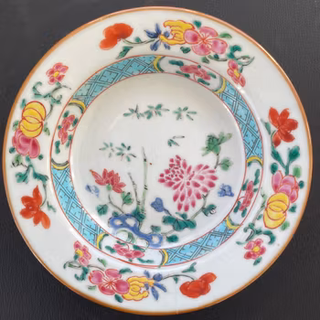 Chinese Antique Famille Rose Dish, 18th C Yongzheng / Qianlong period #1811
