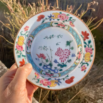 Chinese Antique Famille Rose Dish, 18th C Yongzheng / Qianlong period #1811