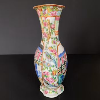 Chinese antique rose mandarin vase, first half of the 19th c, Daoguang #1812