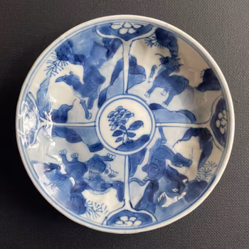 Chinese antique teacup and saucer, Auspicious Beasts 瑞兽, Kangxi period #1876