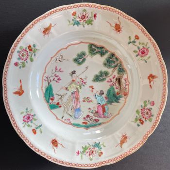 Chinese Antique Famille Rose Plate, 18th C Yongzheng / Qianlong period #1896