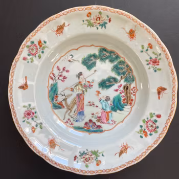 Chinese Antique Famille Rose Plate, 18th C Yongzheng / Qianlong period #1897