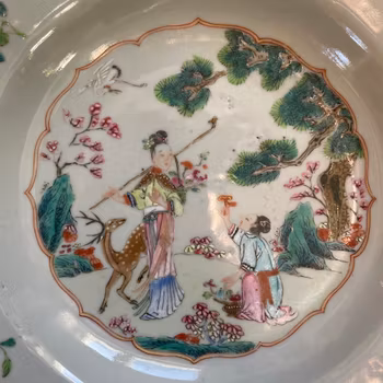 Chinese Antique Famille Rose Plate, 18th C Yongzheng / Qianlong period #1900