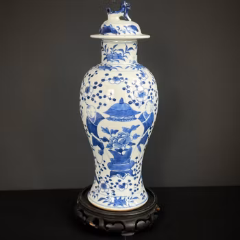 Chinese Antique underglazed blue and white lidded jar/ vase Late Qing Dynasty #1906